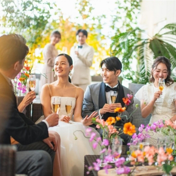 “ふたりもゲストも最高の笑顔になれるオリジナルウエディング”を約束!