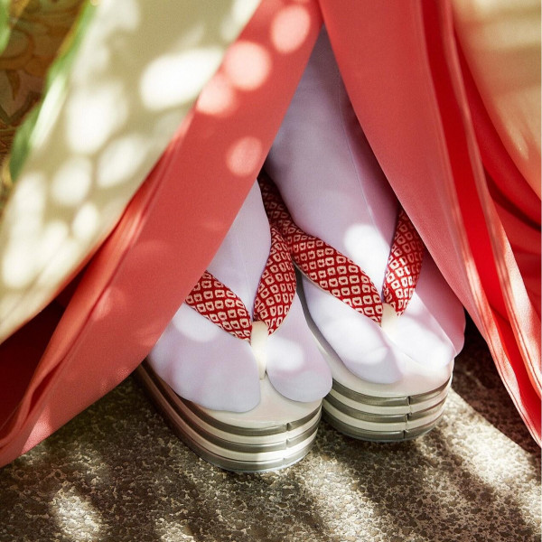 伊勢山皇大神宮へ一歩踏み入れれば、そこは自然広がる美空間。