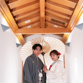 和装は白無垢も色打掛もございます。新郎様の袴姿もかっこいいですね！