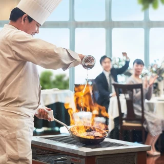お料理でパフォーマンスはゲストうけも◎