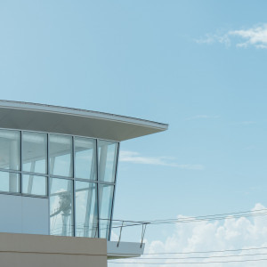 ホテルならではの上質なおもてなしと、海・空・光があふれる
夢のようなウエディングが叶います。|鎌倉プリンスホテルの写真(49619823)