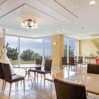 開放感あふれる打ち合わせ空間。ご家族やお子さま連れでのご来館も歓迎しております。