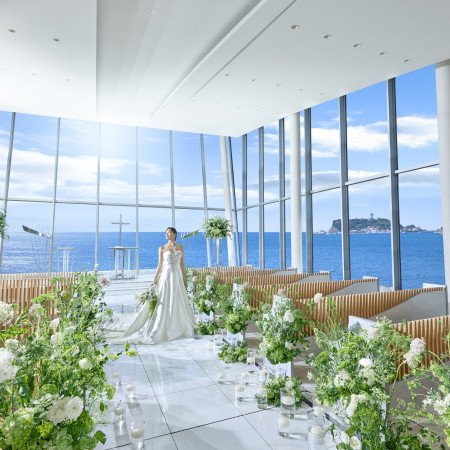 海、空、太陽に祝福され、永遠の愛を誓う鎌倉プリンスホテルのウエディング
