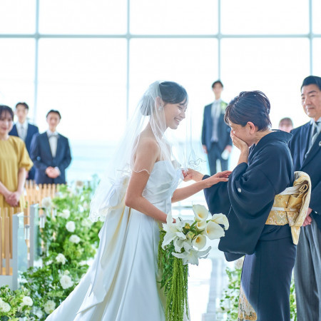 心地よい潮風を感じながら、感動と祝福に酔いしれて。