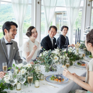 自然光溢れる明るい会場。ご家族や親しい友人の方とのアットホームな会食が人気。|ウェスティン都ホテル京都の写真(3681434)