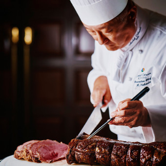 祝福の思いがこめられた料理の贈り物。計算された繊細な味わいが印象的な味わいでもてなして。