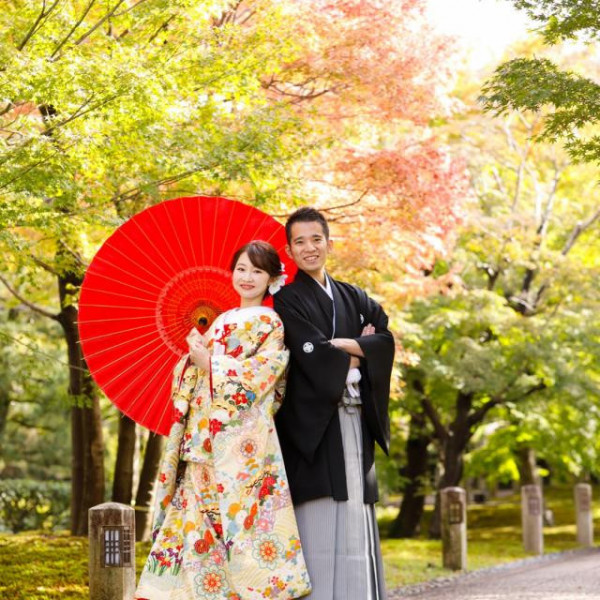 特別貸切プラン：「名勝庭園」に面した大書院内。長谷川等伯の障壁画(複製)の前、大回廊での撮影
