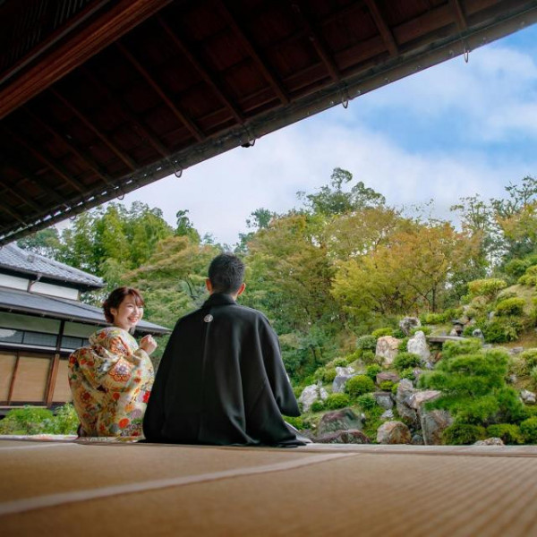 1000坪境内プラン：境内の伽藍や鐘楼で。春は梅・桜・つつじ、夏は桔梗・紫陽花、秋は紅葉と