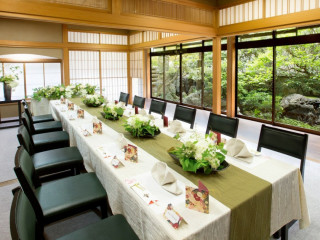 相談会 上賀茂神社で挙式後の食事会 披露宴 上賀茂 玉屋 かも川店 ウエディングパーク