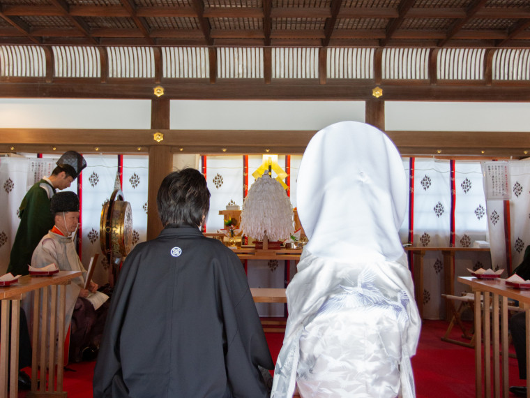 提携の上賀茂神社で伝統を感じる神前式を