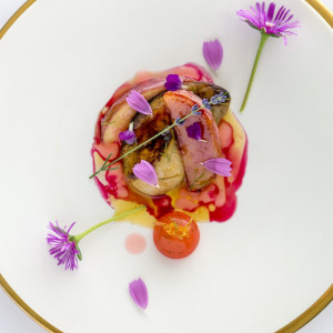 色鮮やかな、五感で楽しむ料理の数々はゲストの記憶に鮮明に残る|星野リゾート 軽井沢ホテルブレストンコートの写真(937161)