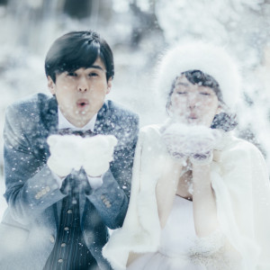 【季節の魅力 雪景色】幻想的な雪景色の中、遊び心あふれる写真を残して|石の教会 内村鑑三記念堂の写真(3130290)