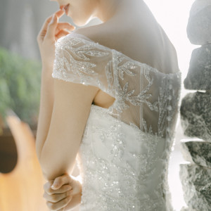 教会のイメージと重ね合わせたこだわりのドレスで、人生で最も輝かしい一日を華やかに彩る|石の教会 内村鑑三記念堂の写真(52094219)