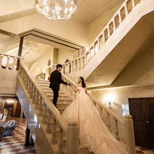 ゲストもあこがれる大階段|ロックハート城ウエディングの写真(34953534)
