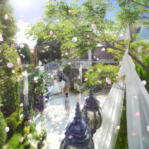 空と緑が祝福！広々した館内でふたりだけのオリジナルウエディングを|エルセルモ広島の写真(26472944)