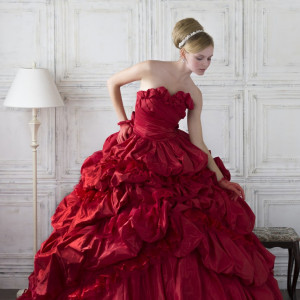 真っ赤なドレスは印象的！|エルセルモ広島の写真(1109281)