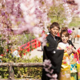 ロケーション前撮りが人気!
弘前公園にて