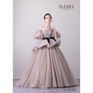 約1000着のドレスの中から、お気に入りの一着を見つけて♪【アンフェリシオン内の衣裳店FLORAでレンタルも可能】|アンフェリシオンの写真(55434472)