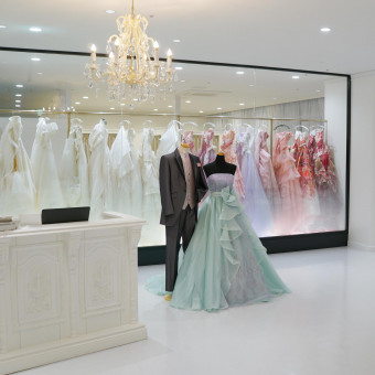 館内に直営のドレスショップがございます。ゲスト用の衣裳や小物類も多数ご用意しております。