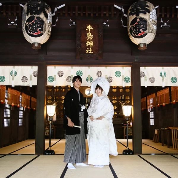紋服と白無垢で伝統の結婚式を味わって