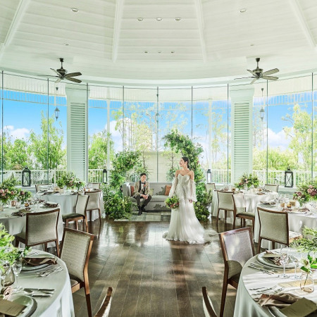 ナチュラルグリーンをベースに メインソファをアレンジ