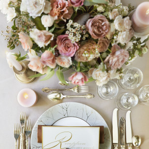 テーブル装花で心ときめく空間を演出|グランドプリンスホテル高輪 貴賓館の写真(3388602)