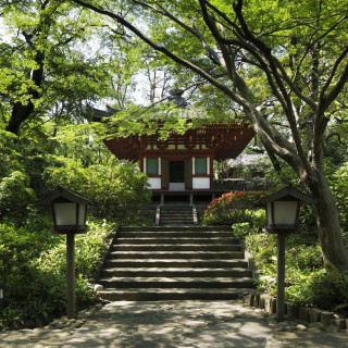 【観音堂】奈良県長久寺にあった三重の塔の一部。十一面観音半迦像が安置されています。