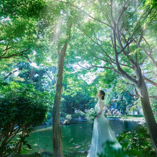 窓のある「桜花」で明るく華やかなパーティーを！人気の会場なのでご予約はお早めに！