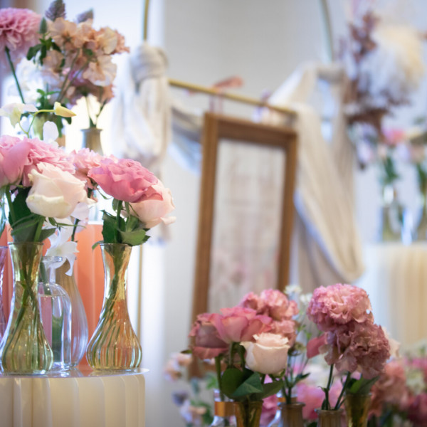 パーティーのみも受付中！人気の
「桜花」の会場で華やかでアットホームウエディングを！