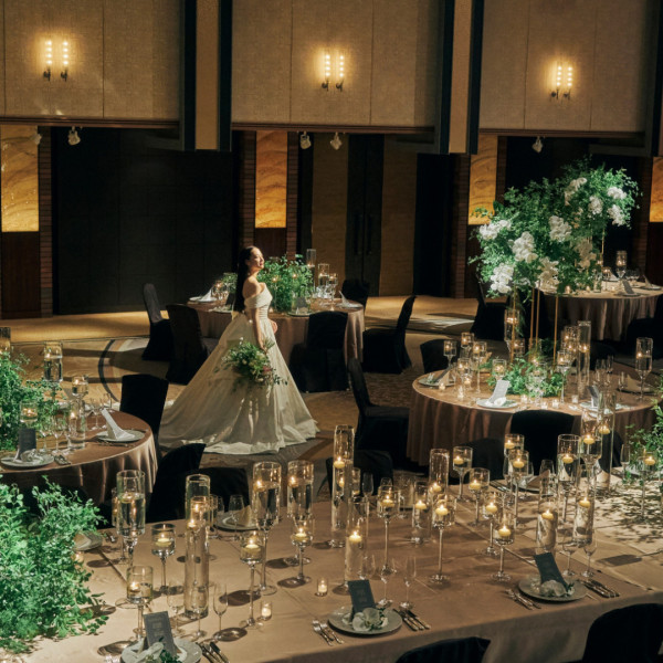 天井高7mで華やかでラグジュアリーなパーティーが叶う「プリンスルーム」