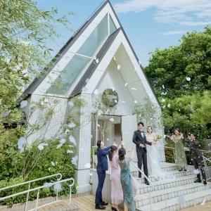 挙式後はチャペルの前のガーデンでセレモニーが可能|品川プリンスホテルの写真(41625385)