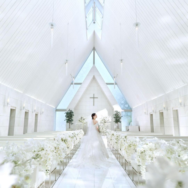 独立型のチャペルはじめ、王道チャペルが2つ。品川オリジナルの水族館WDもご案内可能