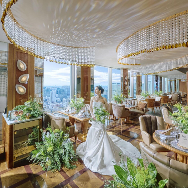 地上約130mの高さからの眺望と厳選した食材を使用したお料理を堪能