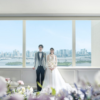 ドレス・タキシードに限らず、和装や列席様の衣裳など幅広くご用意。前撮りやフォトウエディングもお手伝いしております。