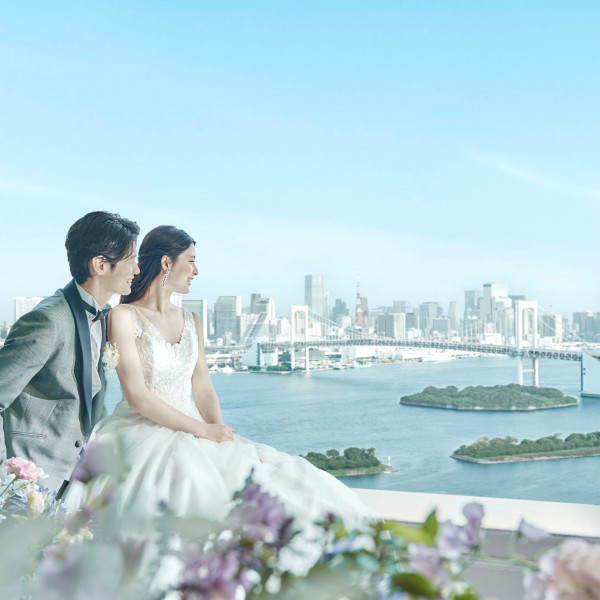 【新郎新婦 宿泊プレゼント】&【1周年記念 宿泊プレゼント】
さらに！早割☆衣裳特典15万円相当
