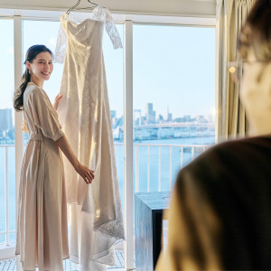 お部屋にて結婚式の余韻を|ヒルトン東京お台場の写真(52090203)