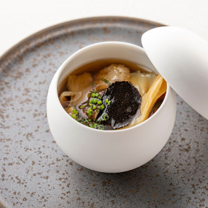 鴨と茸の蒸しスープ トリュフの香り|ヒルトン東京お台場の写真(33388690)