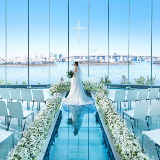 1件目来館特典としてチャペル挙式料175,000円OFF 海と空が一望できるチャペルで憧れ挙式を♪