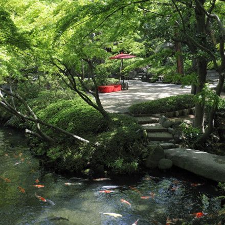 八芳園