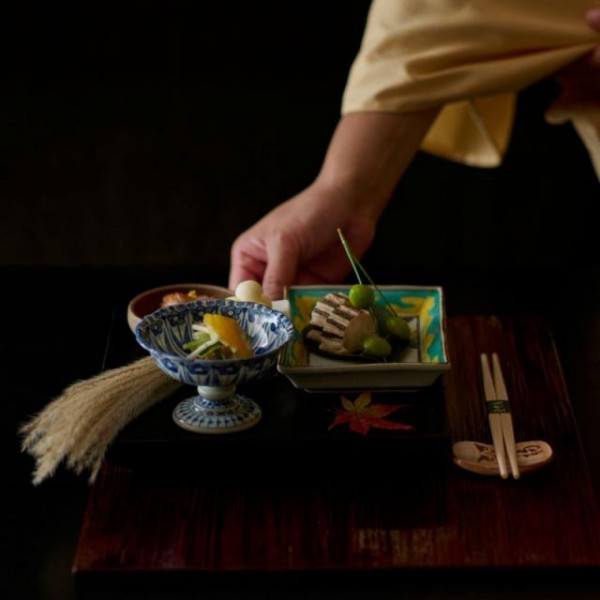料亭ならではの旬の食材を使用した会席料理