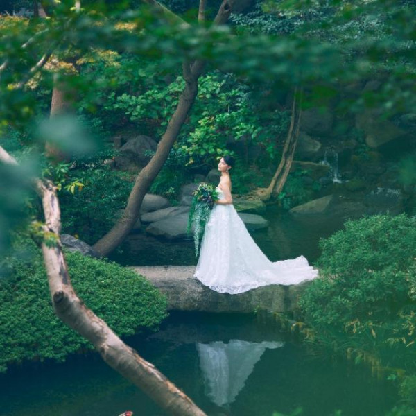 広大な庭園でのお写真も残せる