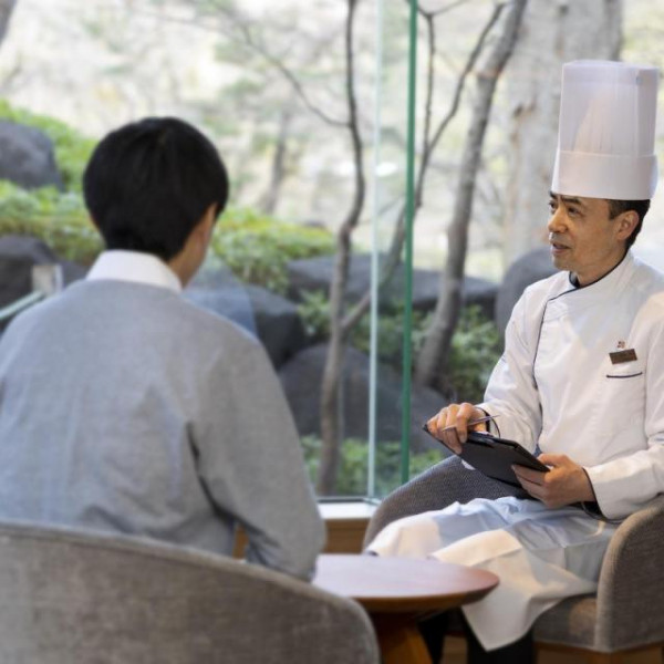 料理長と相談しておふたりだけのコースを