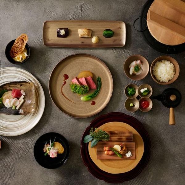 和洋中の料理人が結集し契約農家から仕入れた旬の「こだわりの食材」を使用したコース