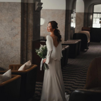 CENTURY COURT Marunouchi(明治生命館内・国指定重要文化財)