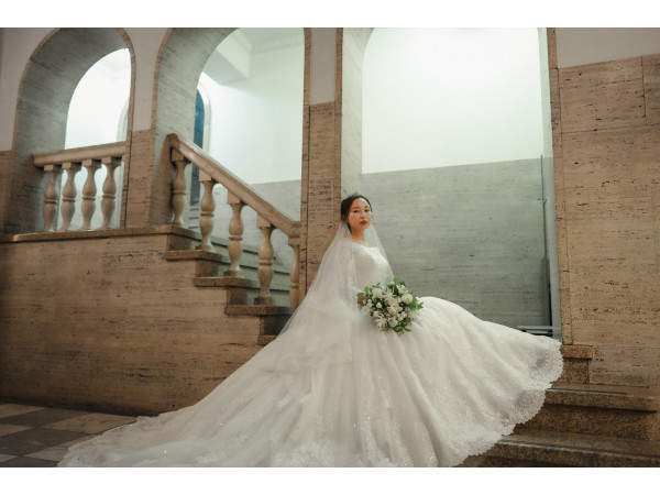 CENTURY COURT Marunouchi（明治生命館内・国指定重要文化財）