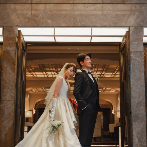 エントランス前でのお写真|CENTURY COURT Marunouchi（明治生命館内・国指定重要文化財）の写真(55540418)