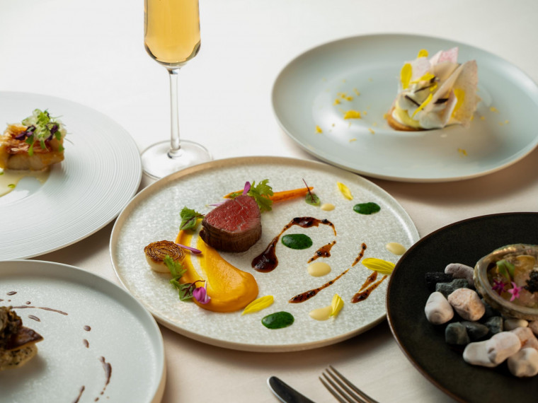 ベルギーの三ツ星レストランで研鑽を積んだ料理長 鏡 智行氏。