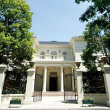 世界的に有名な英国人建築家ジュリアン・ビックネル氏による夢の大邸宅。別邸「ロイヤルクレストハウス」