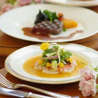 【平日限定】ギフト特典×ドレス試着×ランチ&ディナー無料試食