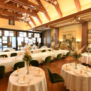 ゲスト一人ひとりの笑顔が見える距離で。少人数だからこそ叶う、贅沢で温かなウエディング。|ラ セーヌ マリアージュ 四日市 <三重平安閣グループ>の写真(51510177)